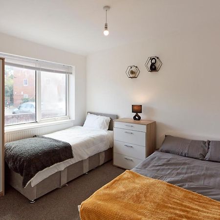 Spacious Home Close To City Centre Location Leeds  Exterior photo