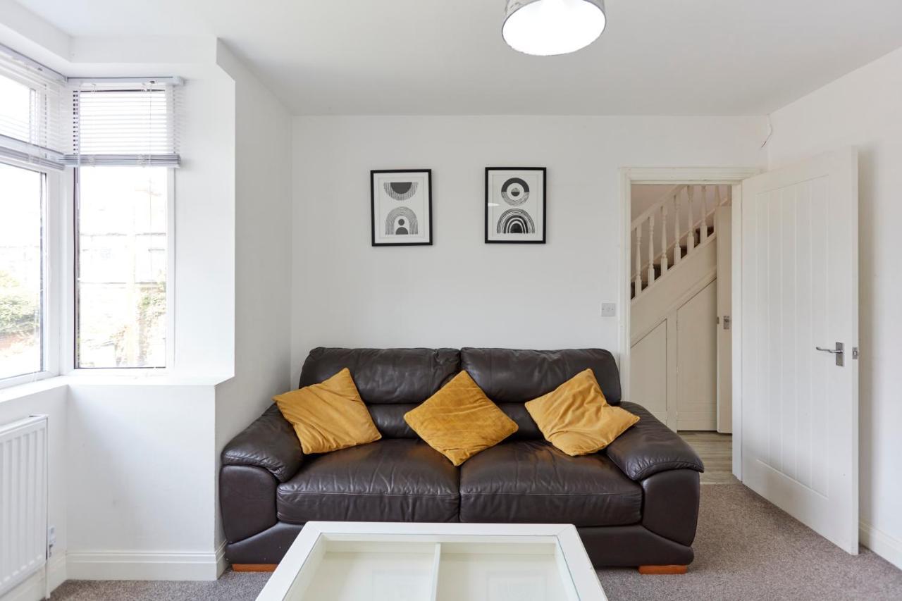 Spacious Home Close To City Centre Location Leeds  Exterior photo