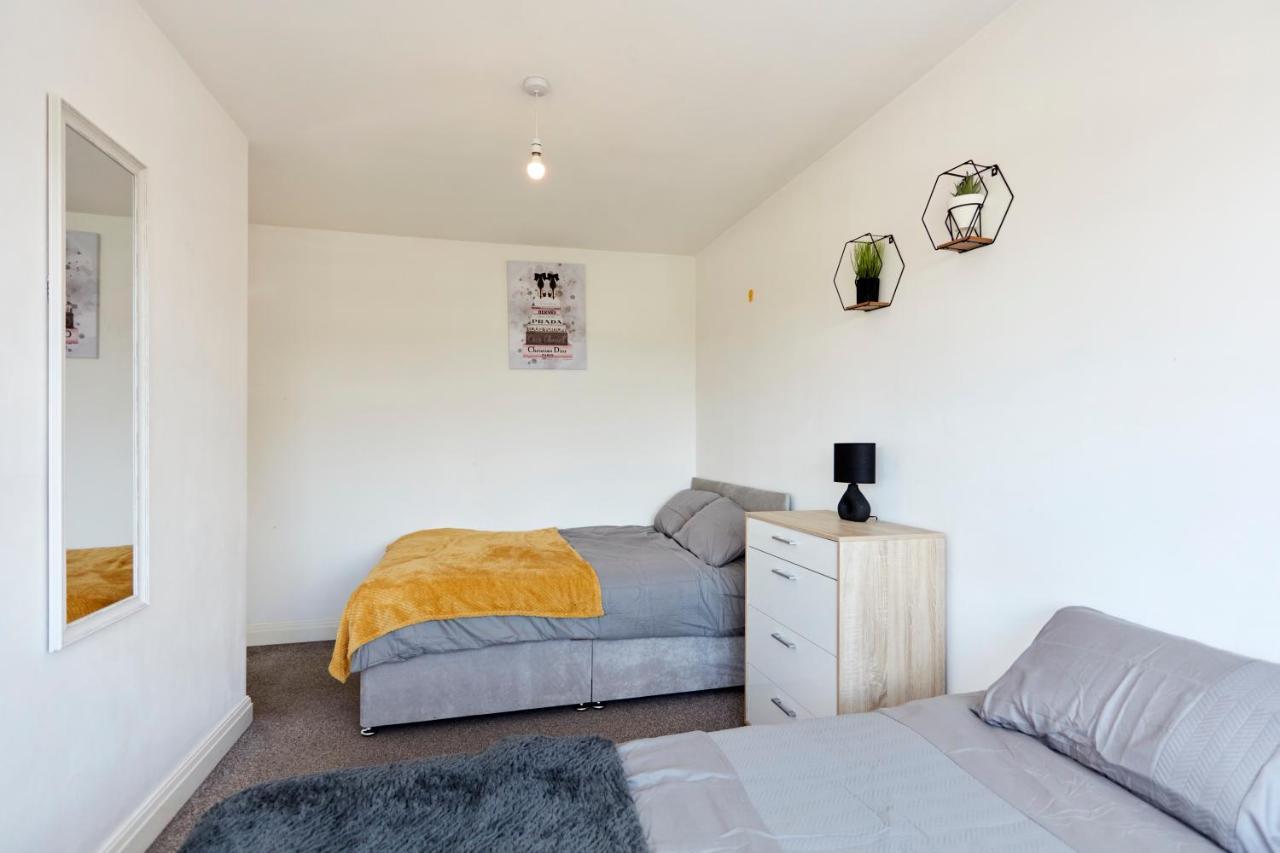 Spacious Home Close To City Centre Location Leeds  Exterior photo