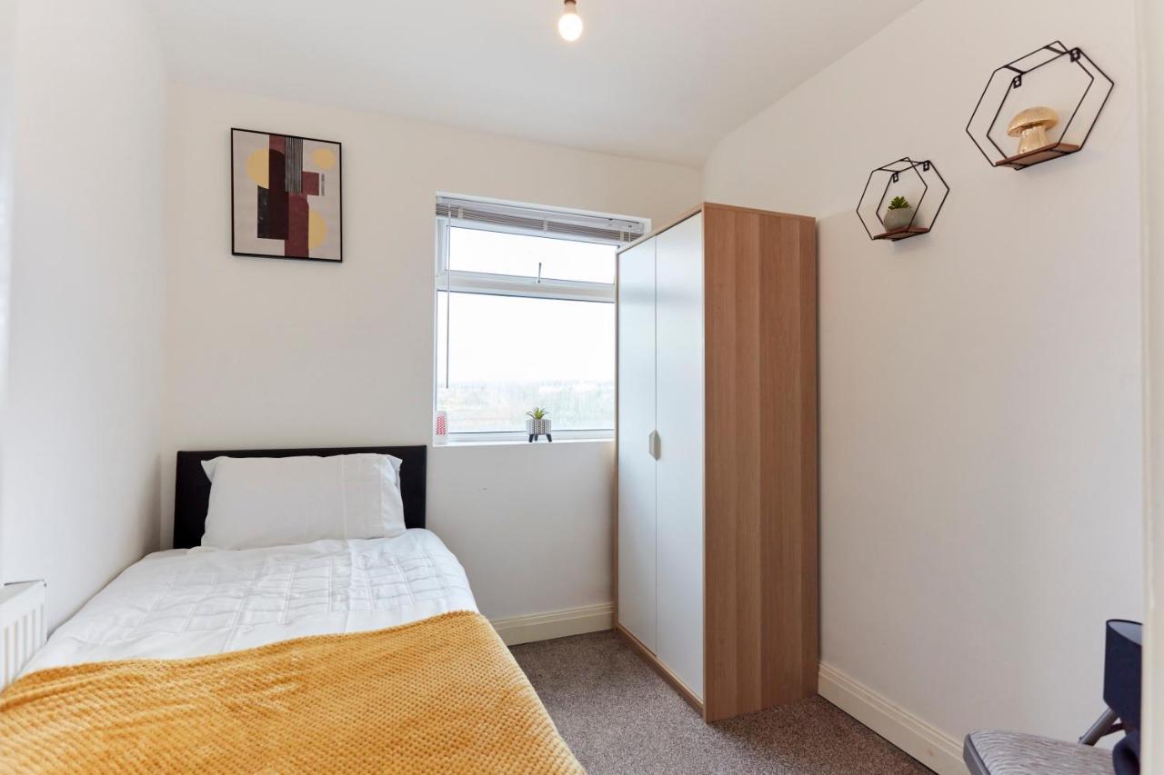 Spacious Home Close To City Centre Location Leeds  Exterior photo